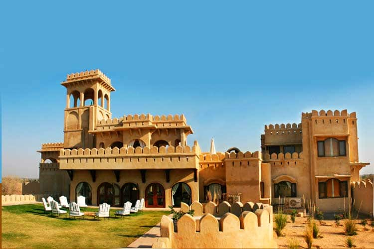 https://imgcld.yatra.com/ytimages/image/upload/t_hotel_yatra_details_desktop/v1434793033/Domestic Hotels/Hotels_Jaisalmer/Mihir Garh Fort/OVERVIEW.jpg